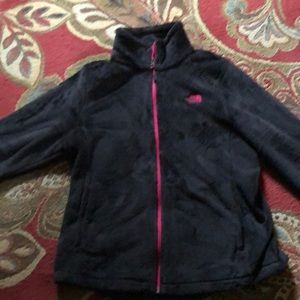 The North Face Osito womens fuzzy jacket says XL but fits more a L